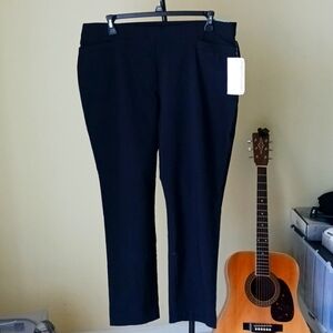 Woman's plus size pants 👌